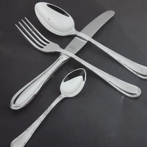 CUTLERY SETS